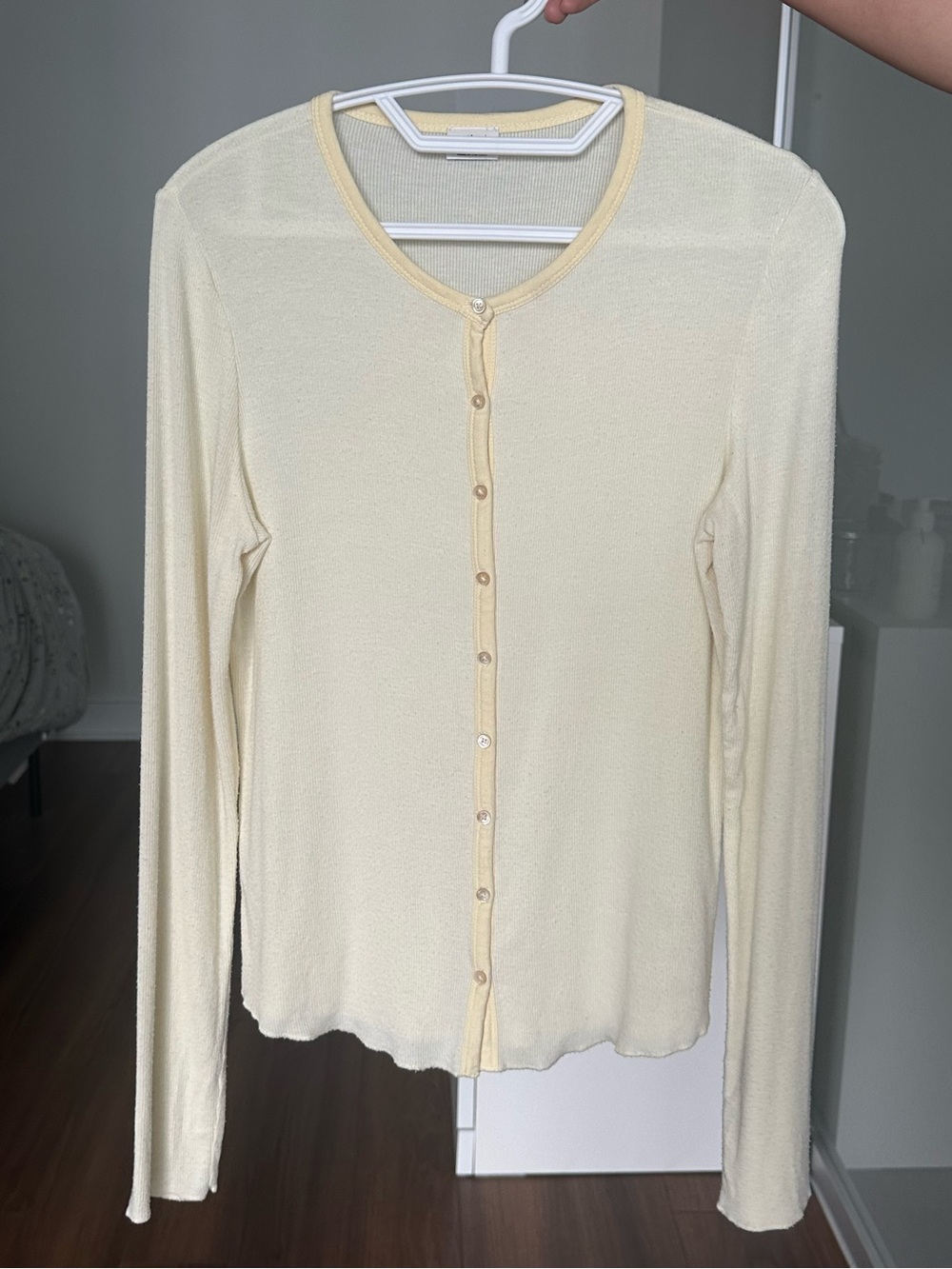 Aritzia Wilfred Oceane LongSleeve Button Cardigan Butter Yellow 69037